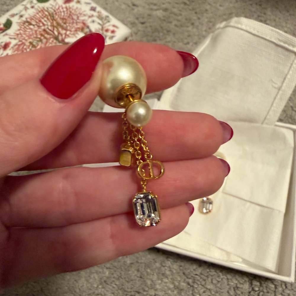 dior earrings